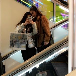 Meet your Posher, Yoko